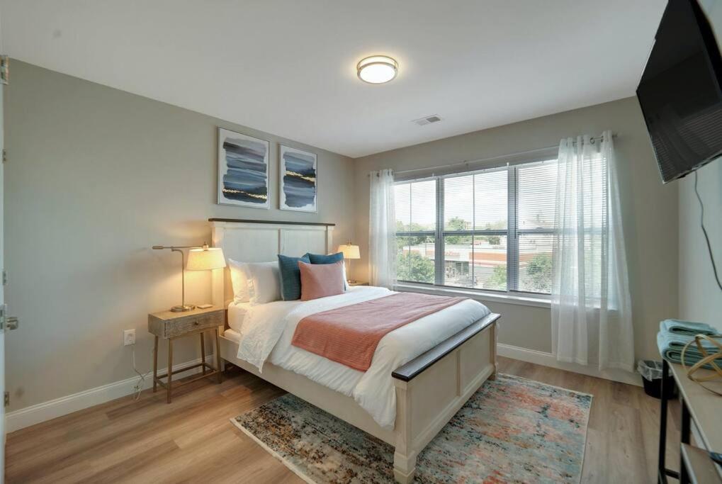 Beautiful 2Br Apt/Ewr Airport/King /Free Parking Newark Exterior photo