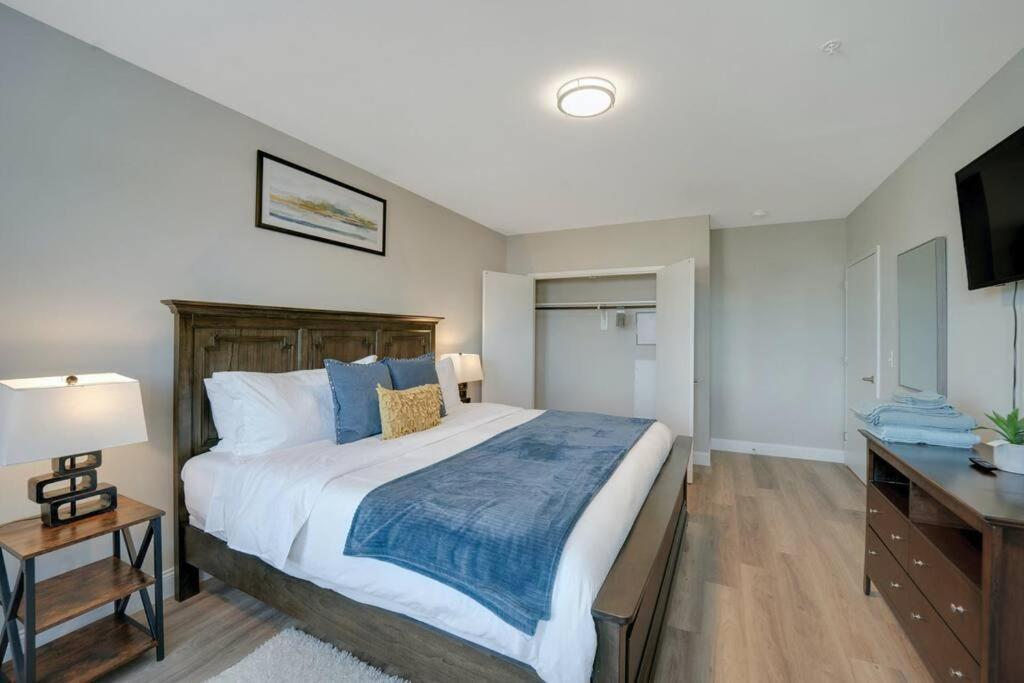 Beautiful 2Br Apt/Ewr Airport/King /Free Parking Newark Exterior photo