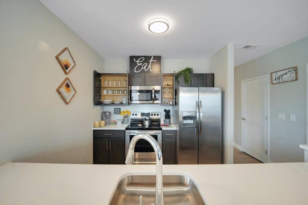 Beautiful 2Br Apt/Ewr Airport/King /Free Parking Newark Exterior photo