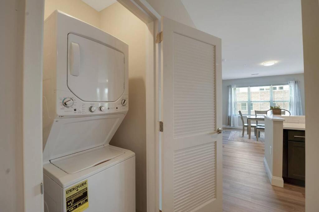 Beautiful 2Br Apt/Ewr Airport/King /Free Parking Newark Exterior photo